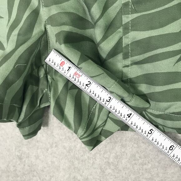 C&C California Shorts Womens Small Belt Palm‎ Resort Coastal Vacation Lyocell - Picture 7 of 10